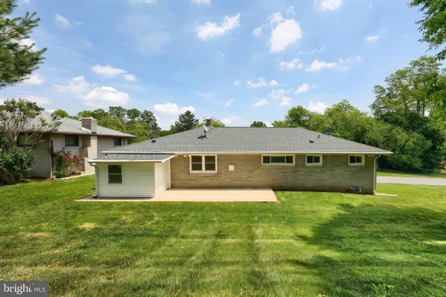 620 MEMORY LN, Red Lion, PA 17356