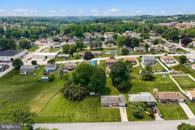 620 MEMORY LN, Red Lion, PA 17356