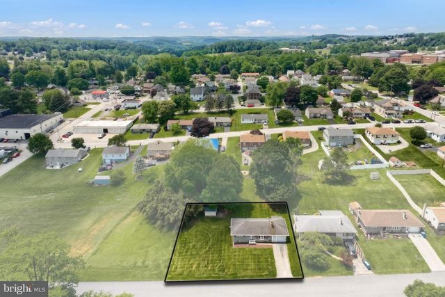 620 MEMORY LN, Red Lion, PA 17356