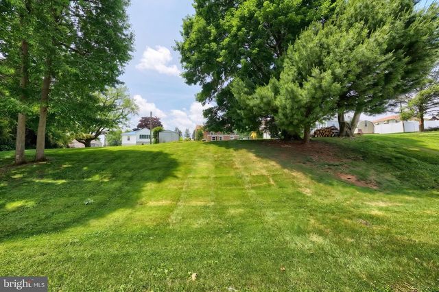 620 MEMORY LN, Red Lion, PA 17356