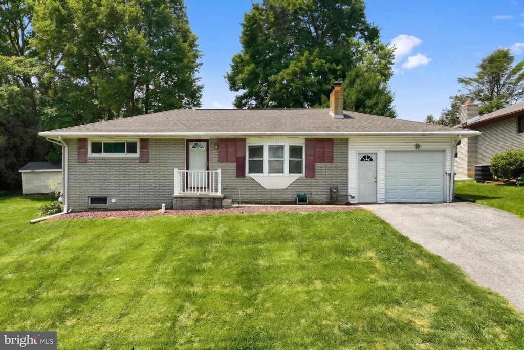 620 MEMORY LN, Red Lion, PA 17356