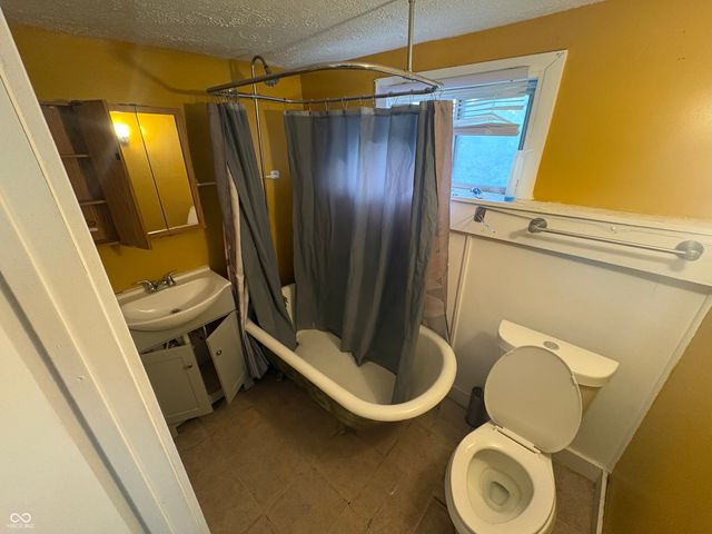 2524 Paris Avenue, Indianapolis, IN 46208