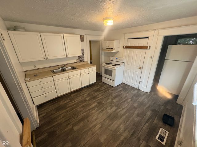 2524 Paris Avenue, Indianapolis, IN 46208