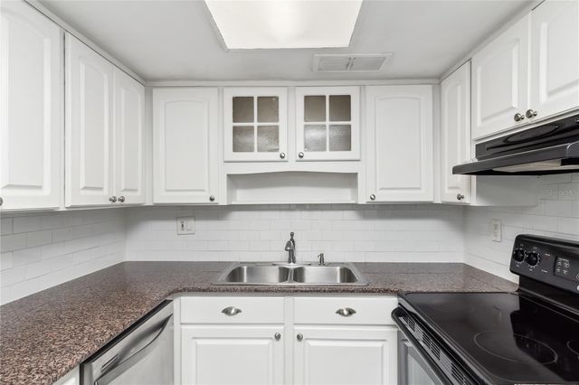 4609 W NORTH B STREET 111, Tampa, FL 33609