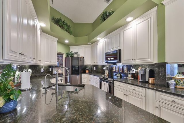 210 LINGER LANE, Sun City Center, FL 33573