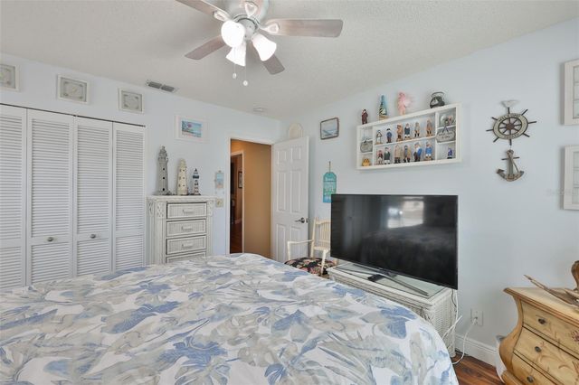 210 LINGER LANE, Sun City Center, FL 33573