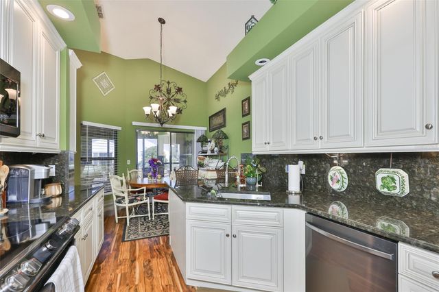 210 LINGER LANE, Sun City Center, FL 33573