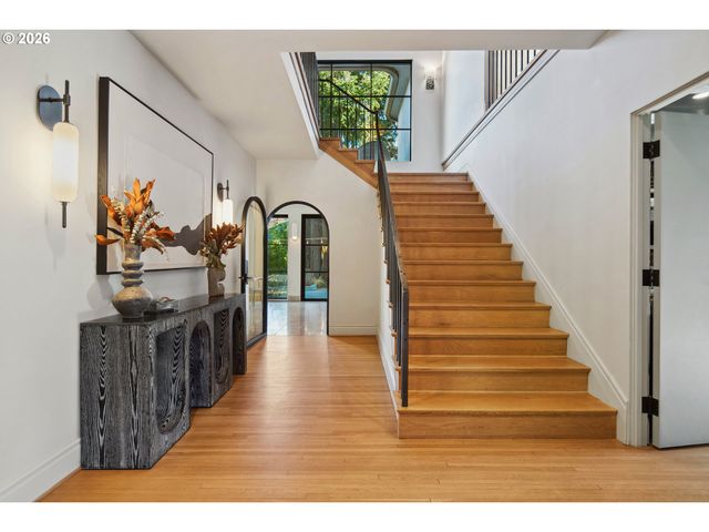 2208 Ne 28TH Ave, Portland, OR 97212