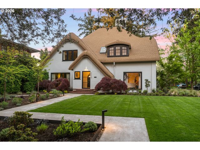 2208 Ne 28TH Ave, Portland, OR 97212