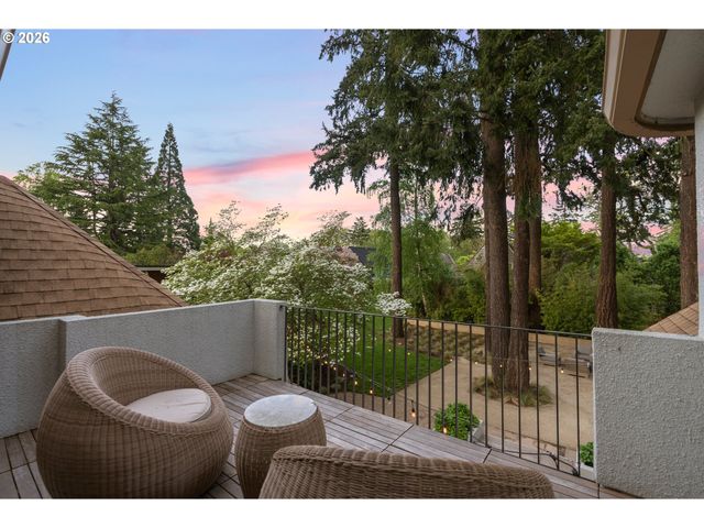 2208 Ne 28TH Ave, Portland, OR 97212