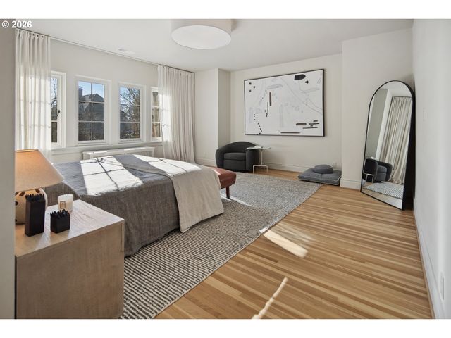 2208 Ne 28TH Ave, Portland, OR 97212