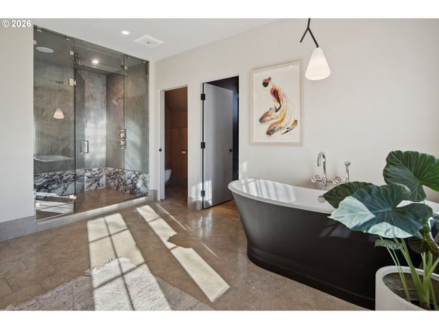 2208 Ne 28TH Ave, Portland, OR 97212