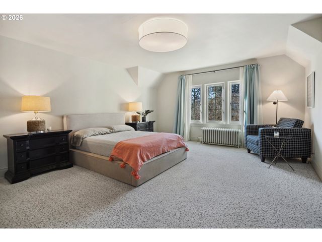 2208 Ne 28TH Ave, Portland, OR 97212