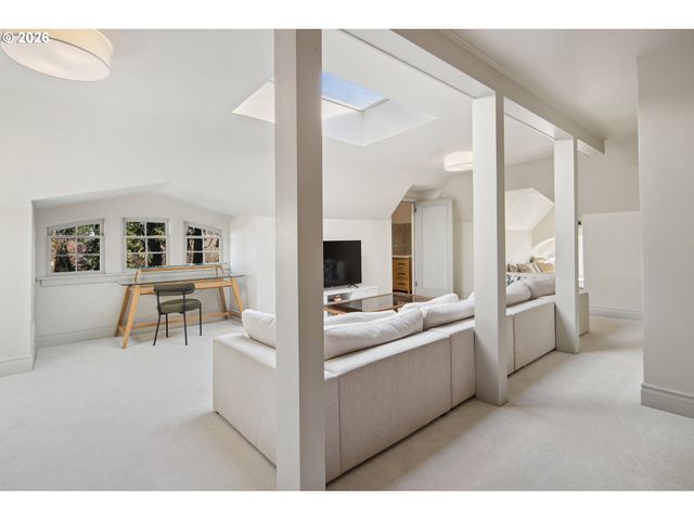 2208 Ne 28TH Ave, Portland, OR 97212