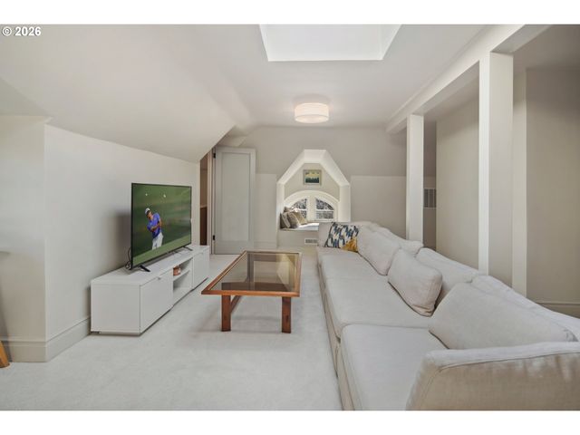 2208 Ne 28TH Ave, Portland, OR 97212