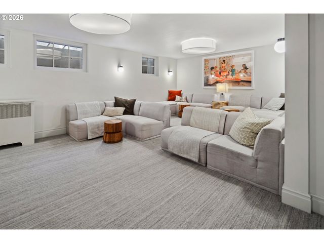 2208 Ne 28TH Ave, Portland, OR 97212