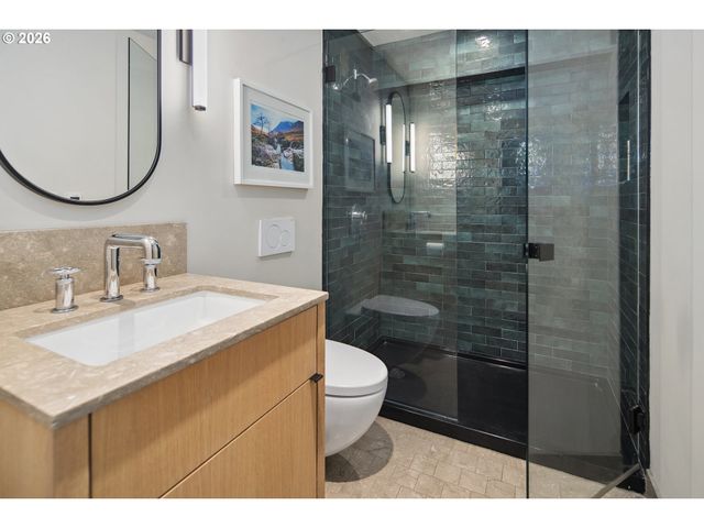 2208 Ne 28TH Ave, Portland, OR 97212