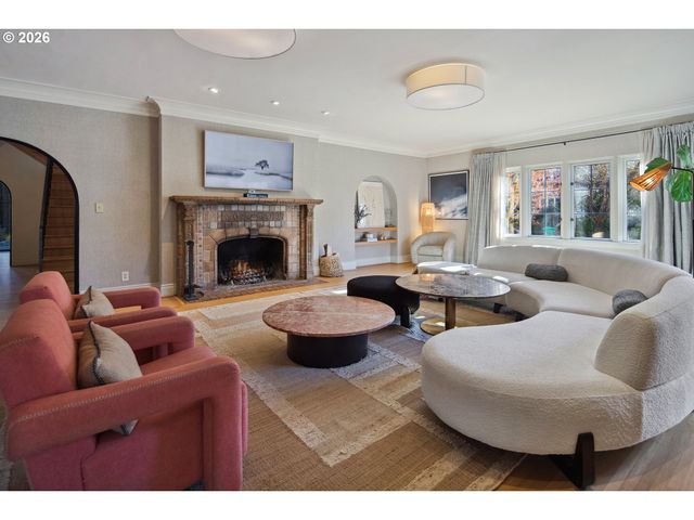 2208 Ne 28TH Ave, Portland, OR 97212