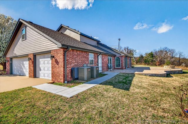 3730 E Mountain Road, Bartlesville, OK 74003