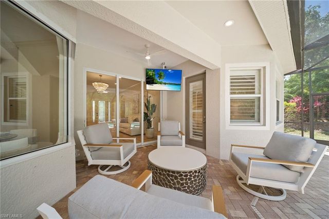 10023 Escambia Bay CT, Naples, FL 34120