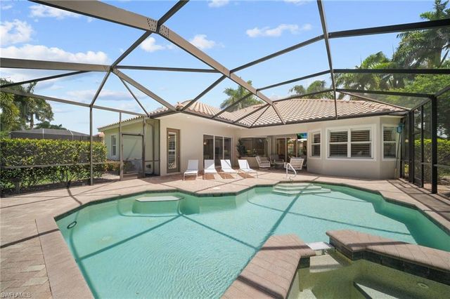 10023 Escambia Bay CT, Naples, FL 34120