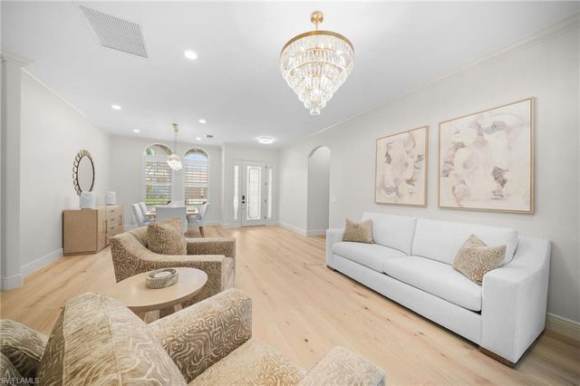 10023 Escambia Bay CT, Naples, FL 34120