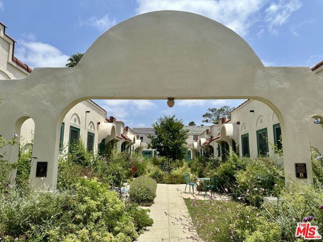 750 N Edinburgh Avenue, Los Angeles, CA 90046