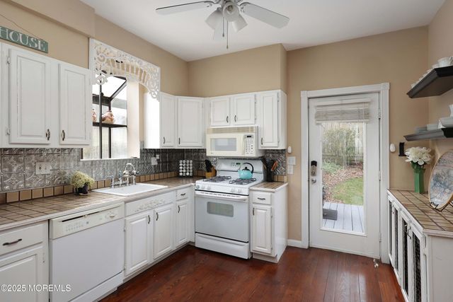 75 Portland Road, Highlands, NJ 07732