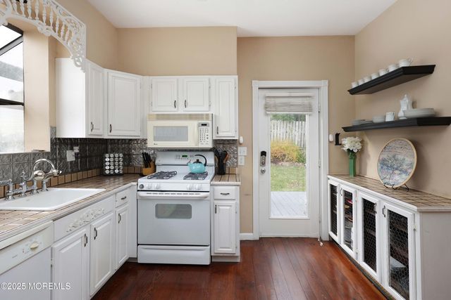 75 Portland Road, Highlands, NJ 07732