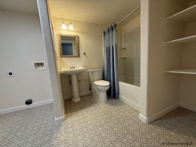 4716 SADDLEBACK DR, Cheyenne, WY 82001