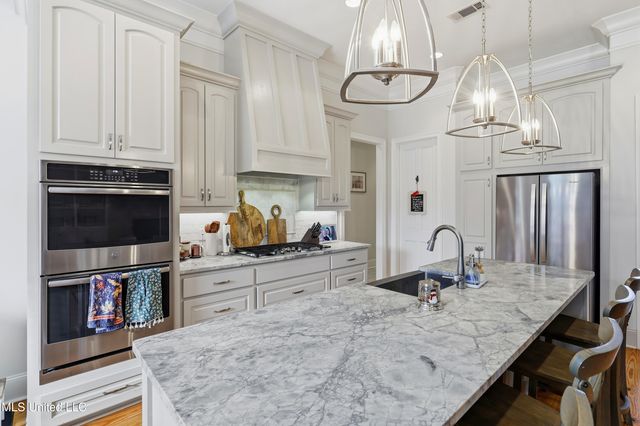 111 Camden Lake Drive, Madison, MS 39110