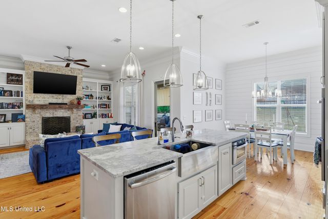 111 Camden Lake Drive, Madison, MS 39110