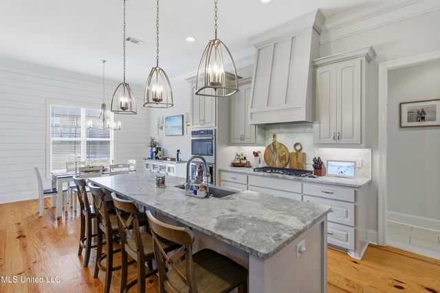 111 Camden Lake Drive, Madison, MS 39110