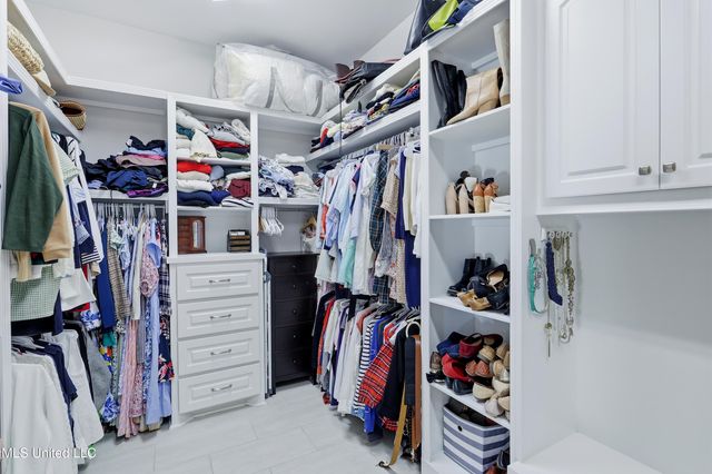 111 Camden Lake Drive, Madison, MS 39110