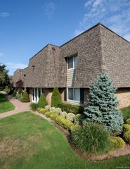 44 Philip Walk l455, West Babylon, NY 11704