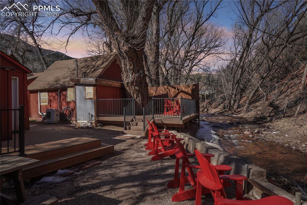 1154 Manitou Avenue, Manitou Springs, CO 80829 — exterior