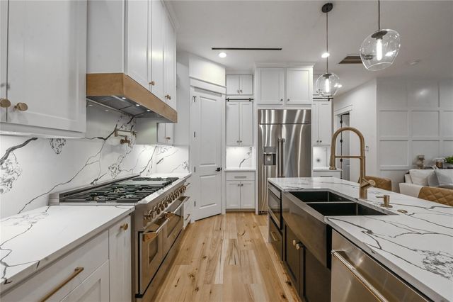 1512 Ashland Street, Houston, TX 77008