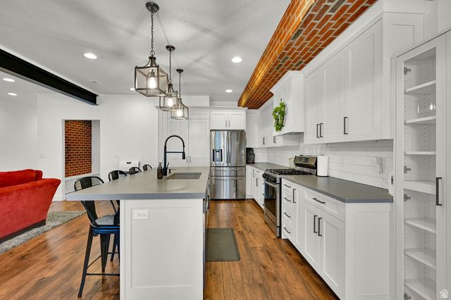952 W 1910 S, Syracuse, UT 84075