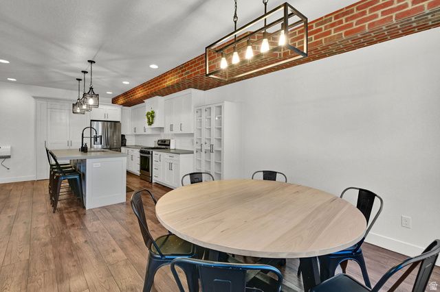 952 W 1910 S, Syracuse, UT 84075