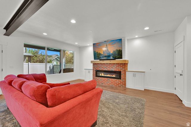 952 W 1910 S, Syracuse, UT 84075