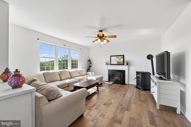 8840 MAPLEVILLE RD, Mount Airy, MD 21771