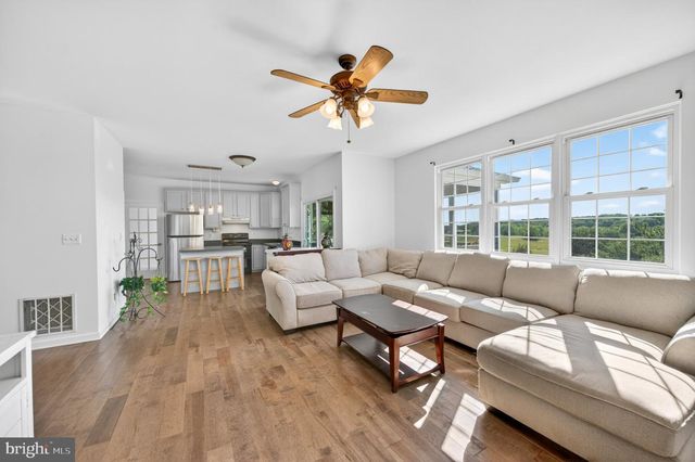 8840 MAPLEVILLE RD, Mount Airy, MD 21771