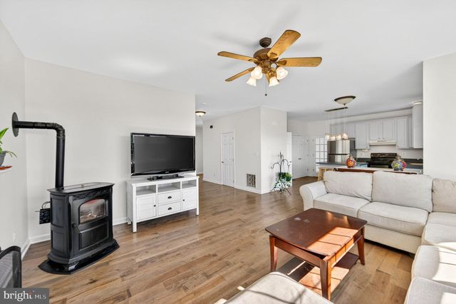 8840 MAPLEVILLE RD, Mount Airy, MD 21771
