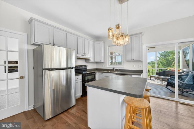 8840 MAPLEVILLE RD, Mount Airy, MD 21771