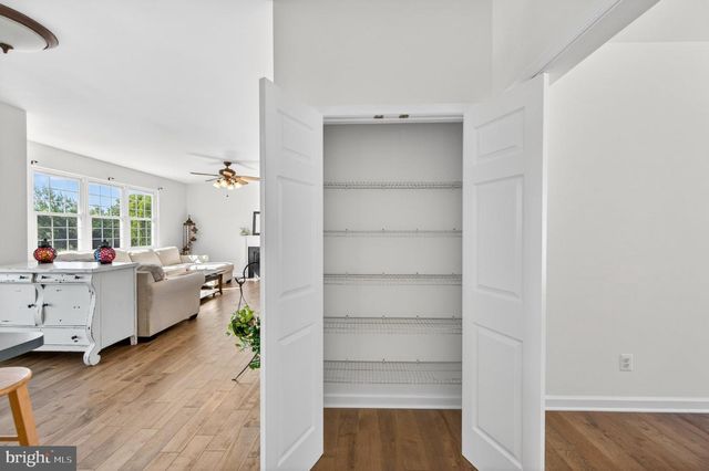 8840 MAPLEVILLE RD, Mount Airy, MD 21771