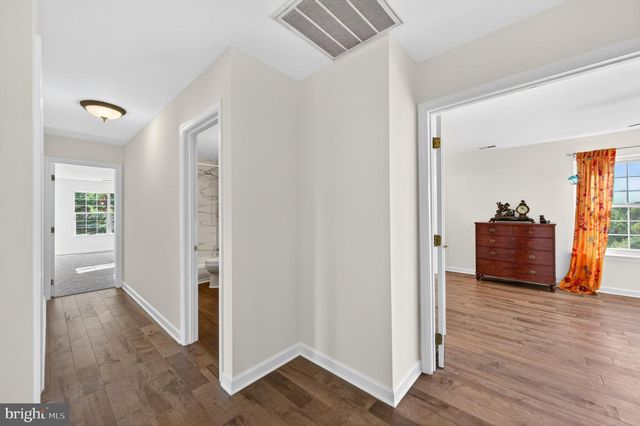 8840 MAPLEVILLE RD, Mount Airy, MD 21771
