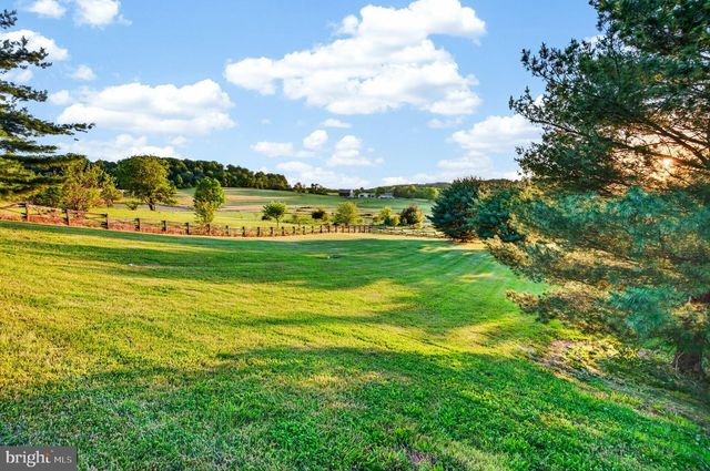 8840 MAPLEVILLE RD, Mount Airy, MD 21771
