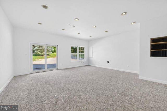 8840 MAPLEVILLE RD, Mount Airy, MD 21771