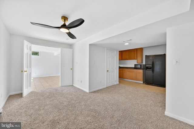 8840 MAPLEVILLE RD, Mount Airy, MD 21771
