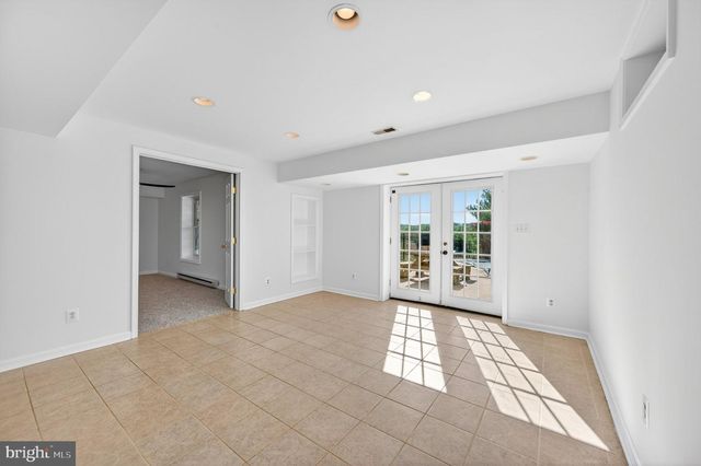 8840 MAPLEVILLE RD, Mount Airy, MD 21771